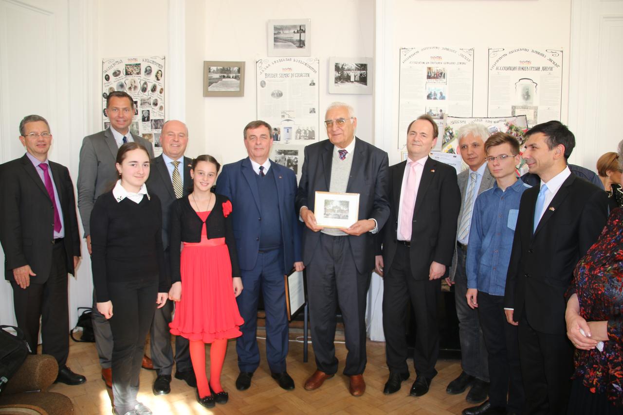 ZUM 200. JAHRESTAG DEUTSCHER AUSWANDERUNG IN DEN KAUKASUS BESUCHTE DIE AGDM-DELEGATION GEORGIEN