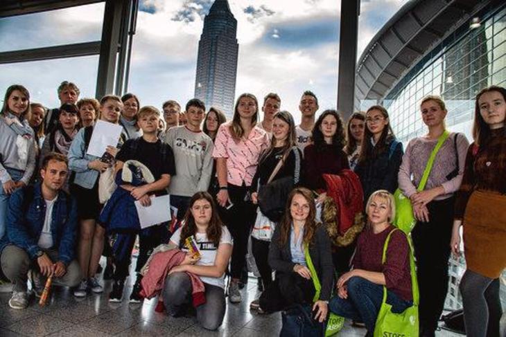 Schülerin aus Magnitogorsk gewann den Wettbewerb „Buch-Selfie 2019“ Schülerin aus Magnitogorsk gewann den Wettbewerb „Buch-Selfie 2019“