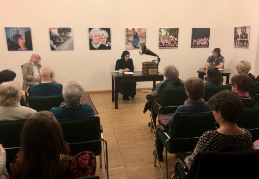 Ein Theaterstück als Enttabuisierung der Vergangenheit Ein Theaterstück als Enttabuisierung der Vergangenheit
