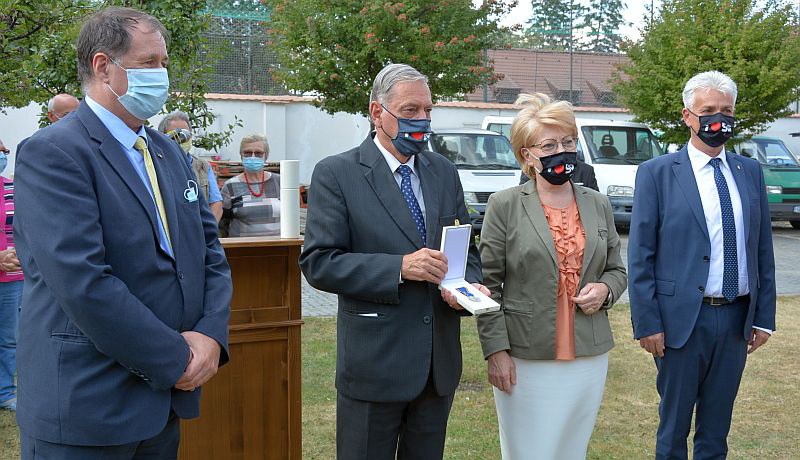 DFDR von Präsident Johannis gewürdigt DFDR von Präsident Johannis gewürdigt