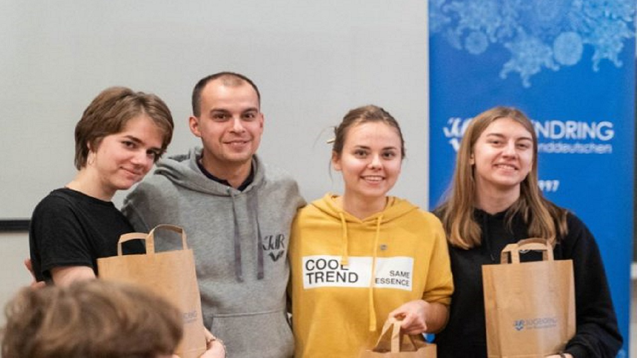 Anmeldung für Praktikumsprogramm des JdR ist geöffnet! Anmeldung für Praktikumsprogramm des JdR ist geöffnet!