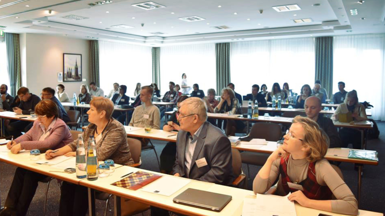 Kulturhistorisches Seminar 2021: „Kultur – Zivilgesellschaft – Wissenschaft: international“ Kulturhistorisches Seminar 2021: „Kultur – Zivilgesellschaft – Wissenschaft: international“
